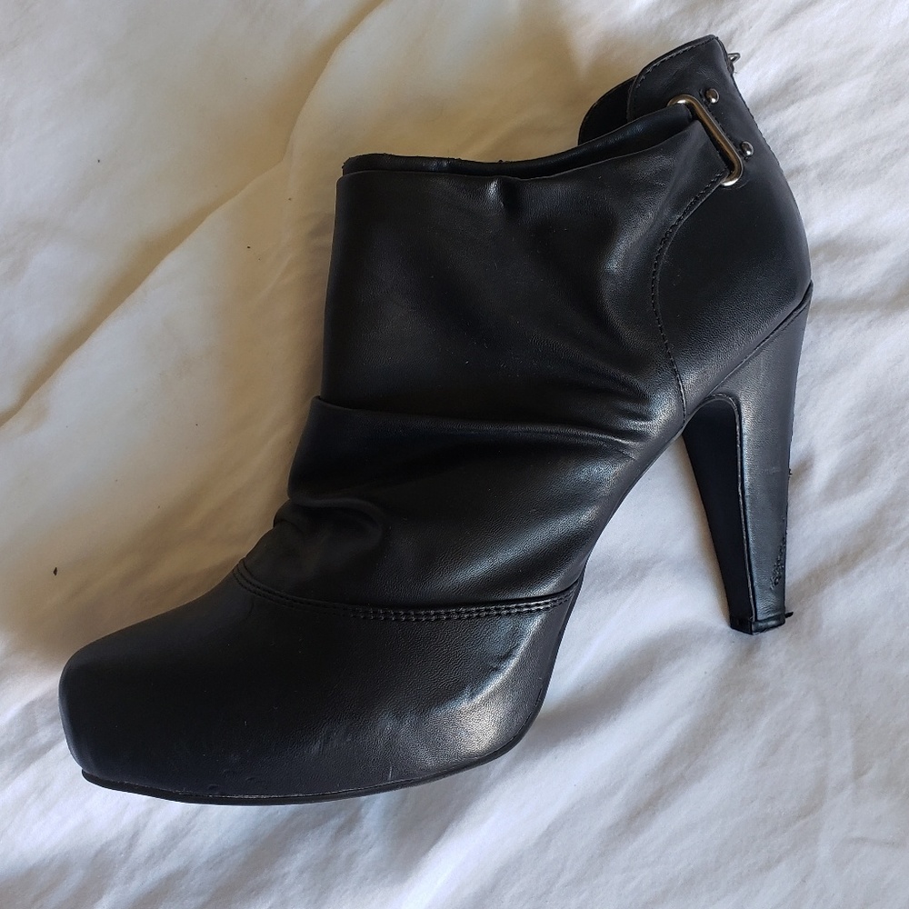 Women's  Black bootie heels